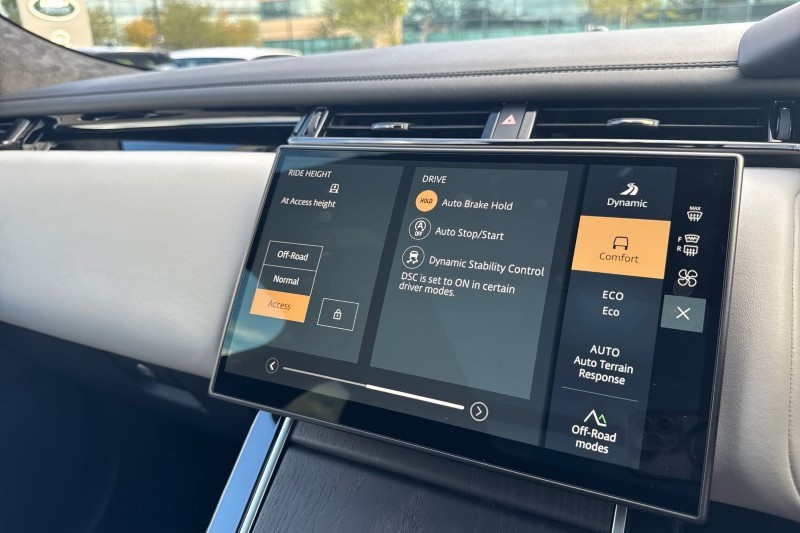 2025 (25) LAND ROVER RANGE ROVER VELAR 2.0 D200 MHEV Autobiography 5dr Auto [Revised] 4530238