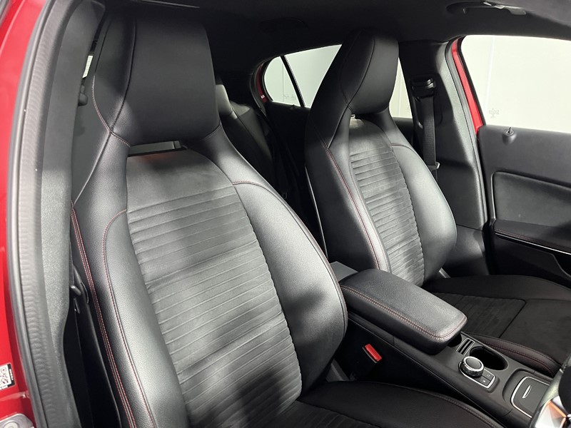 2020 (20) MERCEDES-BENZ GLA 180 AMG Line Edition 5dr Auto 5862509