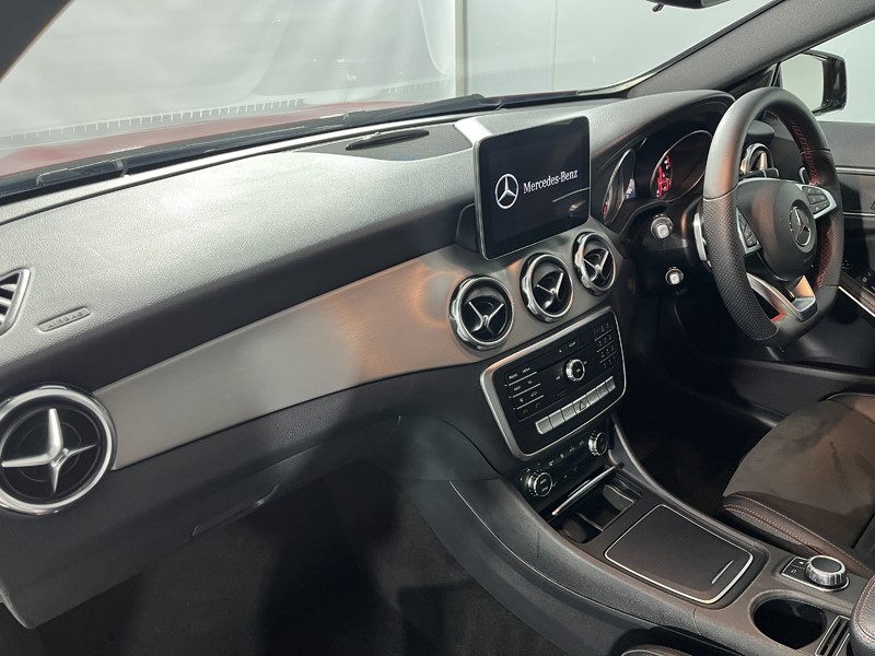2020 (20) MERCEDES-BENZ GLA 180 AMG Line Edition 5dr Auto 5862505