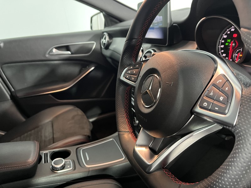 2020 (20) MERCEDES-BENZ GLA 180 AMG Line Edition 5dr Auto 5862520