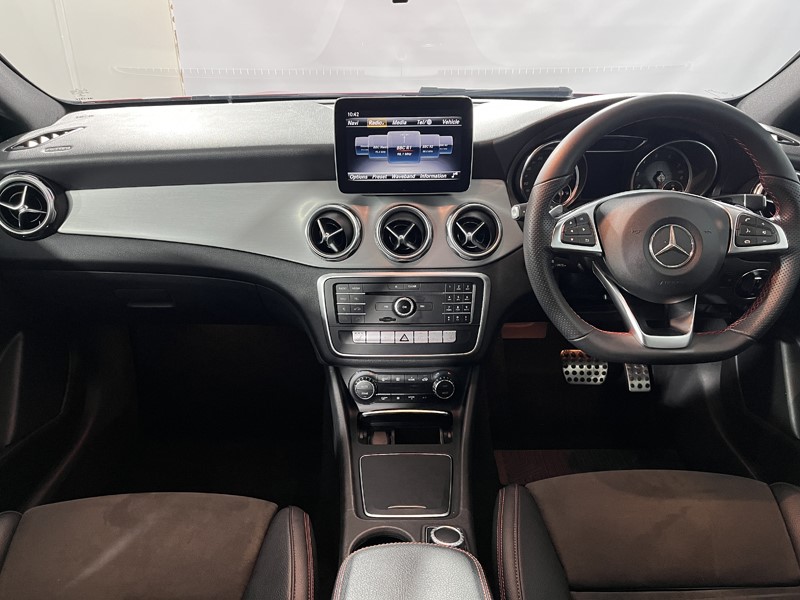 2020 (20) MERCEDES-BENZ GLA 180 AMG Line Edition 5dr Auto 5862502