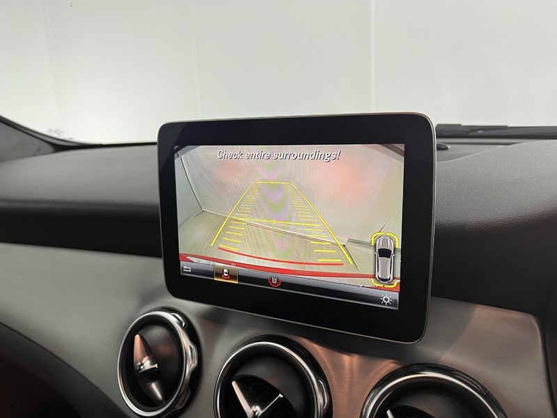 2020 (20) MERCEDES-BENZ GLA 180 AMG Line Edition 5dr Auto 5862516