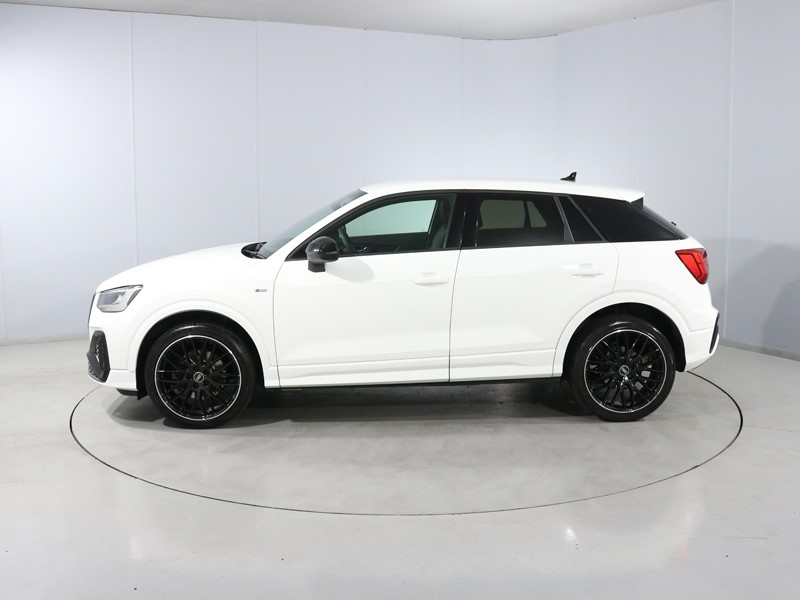 2022 (22) AUDI Q2 35 TFSI Black Edition 5dr 5870913