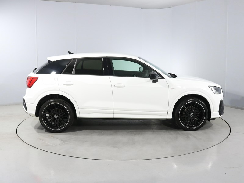 2022 (22) AUDI Q2 35 TFSI Black Edition 5dr 5870846