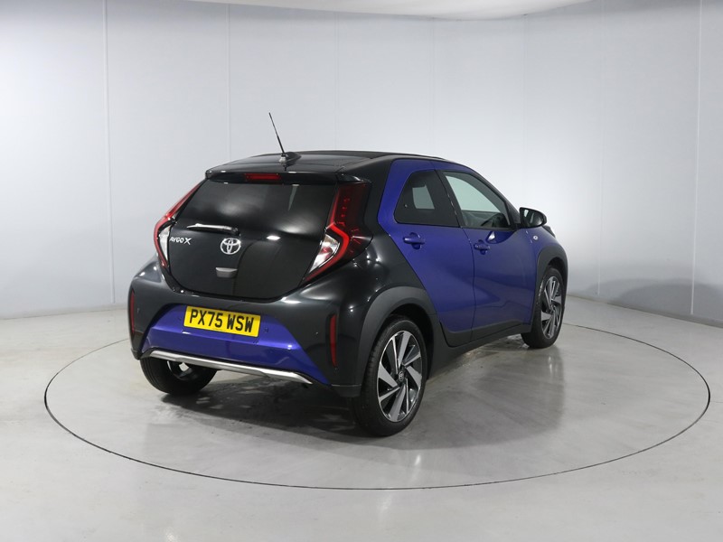 2025 (75) TOYOTA AYGO X 1.0 VVT-i Exclusive 5dr Auto 5911602