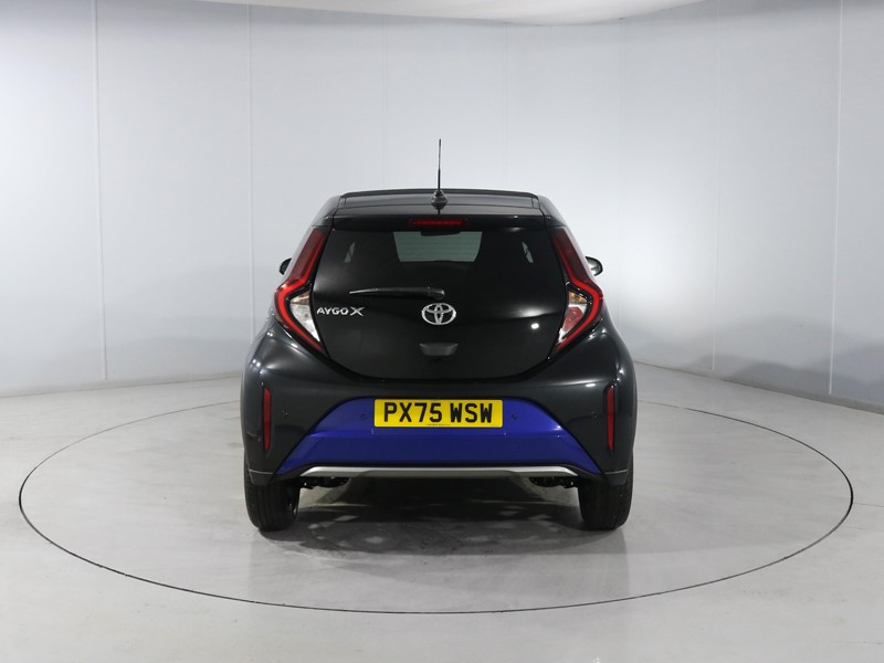 2025 (75) TOYOTA AYGO X 1.0 VVT-i Exclusive 5dr Auto 5911577