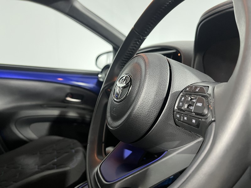 2025 (75) TOYOTA AYGO X 1.0 VVT-i Exclusive 5dr Auto 5911585