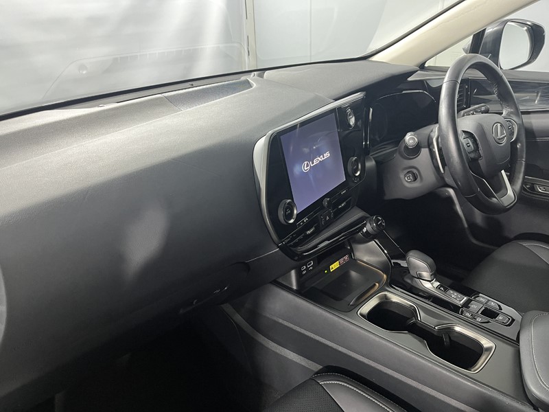 2022 (22) LEXUS NX 450h PLUS 2.5 5dr E-CVT [Premium Pack] 5877270