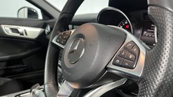 2017 (66) MERCEDES-BENZ SLC 200 AMG Line 2dr 9G-Tronic 5985889
