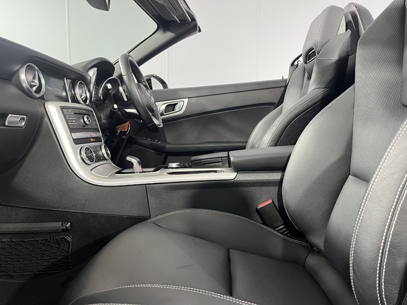 2017 (66) MERCEDES-BENZ SLC 200 AMG Line 2dr 9G-Tronic 5985899