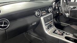 2017 (66) MERCEDES-BENZ SLC 200 AMG Line 2dr 9G-Tronic 5985875