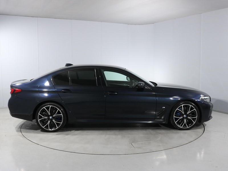 2021 (71) BMW 5 SERIES 530d xDrive MHT M Sport 4dr Auto 5884532