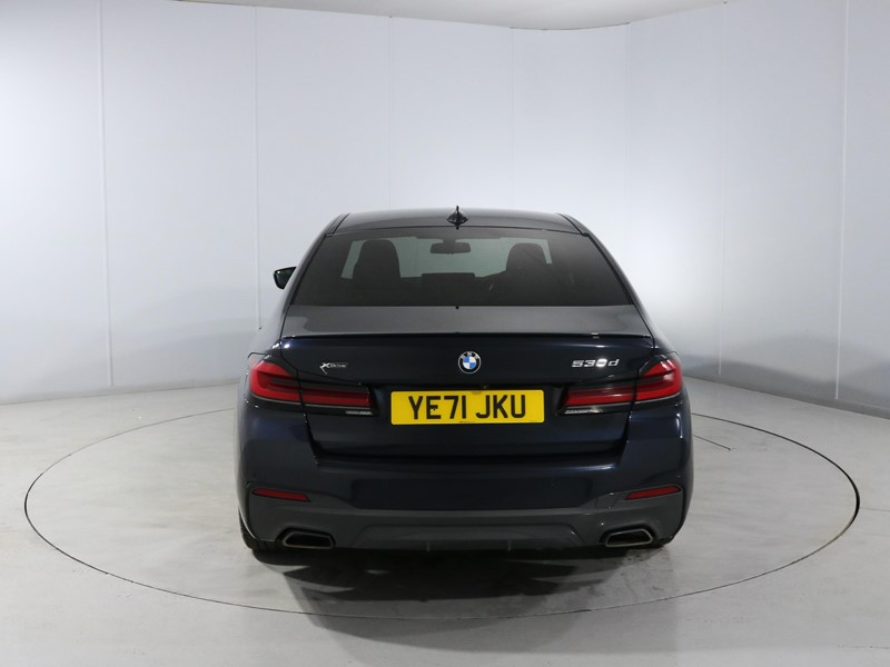 2021 (71) BMW 5 SERIES 530d xDrive MHT M Sport 4dr Auto 5884544