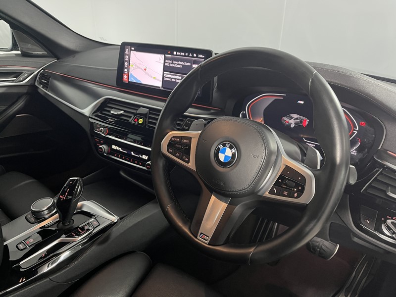 2021 (71) BMW 5 SERIES 530d xDrive MHT M Sport 4dr Auto 5884535