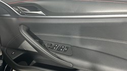 2021 (71) BMW 5 SERIES 530d xDrive MHT M Sport 4dr Auto 5884549