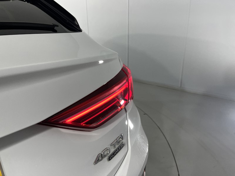 2021 (21) AUDI Q3 40 TDI 200 Quattro S Line 5dr S Tronic 5889099