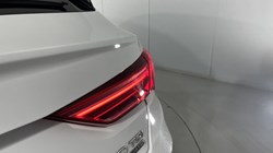 2021 (21) AUDI Q3 40 TDI 200 Quattro S Line 5dr S Tronic 5889099