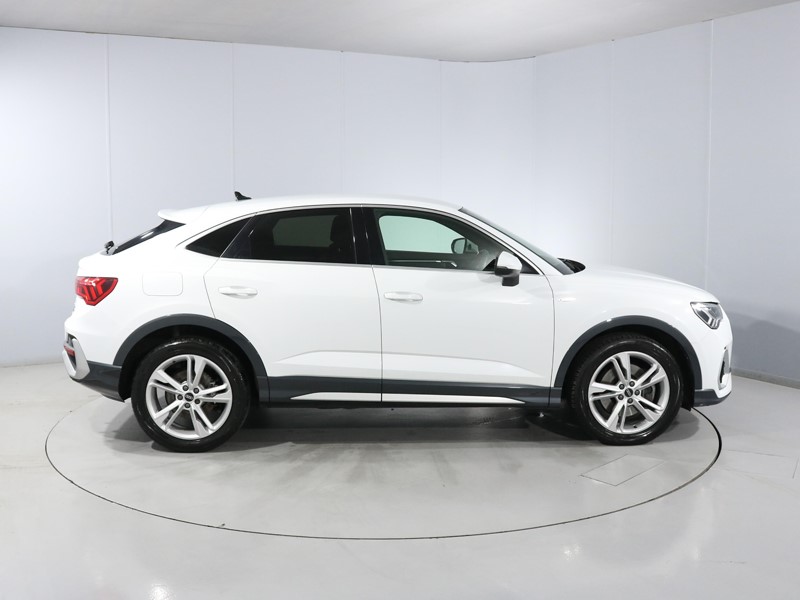 2021 (21) AUDI Q3 40 TDI 200 Quattro S Line 5dr S Tronic 5889062