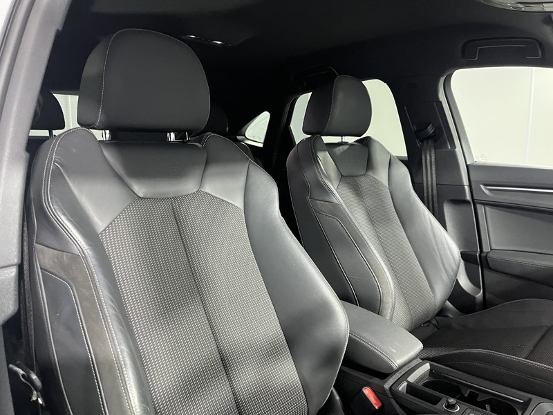 2021 (21) AUDI Q3 40 TDI 200 Quattro S Line 5dr S Tronic 5889070