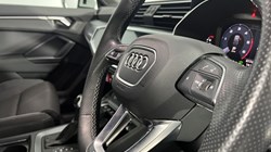 2021 (21) AUDI Q3 40 TDI 200 Quattro S Line 5dr S Tronic 5889080