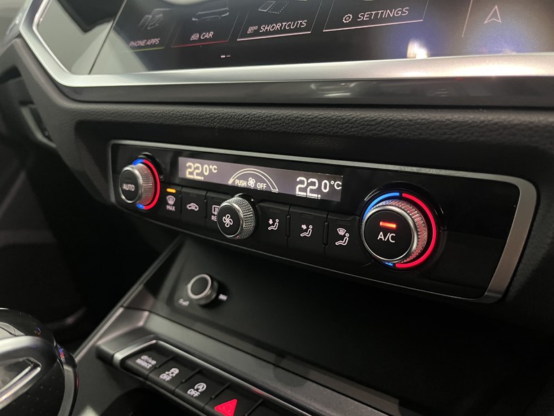 2021 (21) AUDI Q3 40 TDI 200 Quattro S Line 5dr S Tronic 5889086