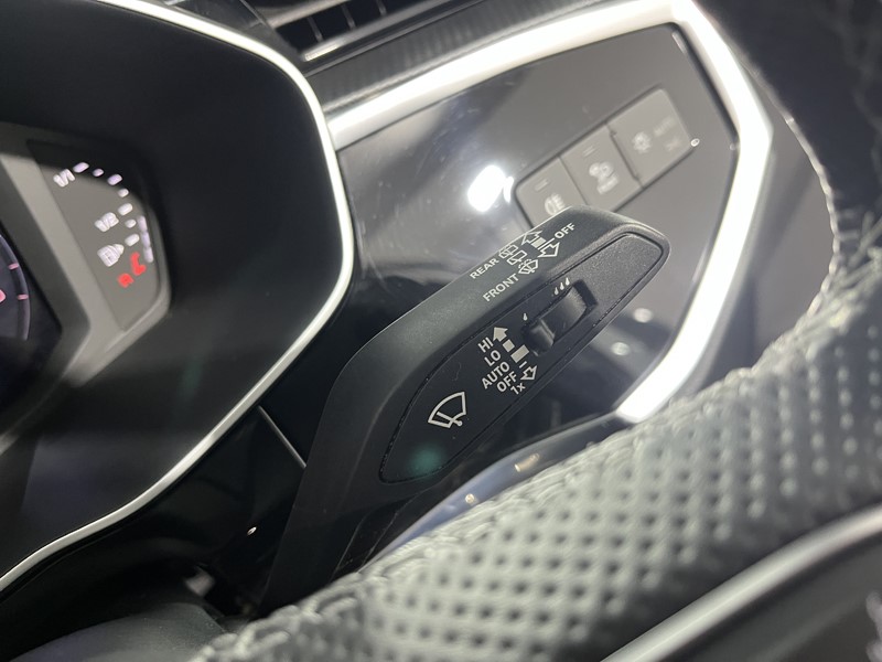 2021 (21) AUDI Q3 40 TDI 200 Quattro S Line 5dr S Tronic 5889083