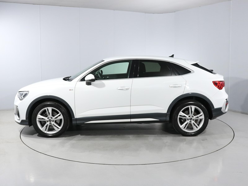 2021 (21) AUDI Q3 40 TDI 200 Quattro S Line 5dr S Tronic 5889103