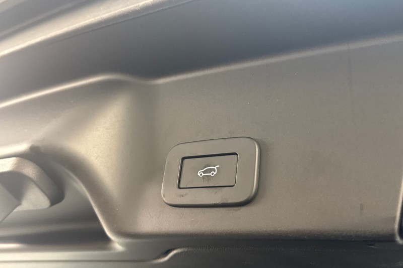 2025 (25) LAND ROVER RANGE ROVER EVOQUE 1.5 P270e Dynamic SE 5dr Auto 5044015