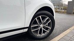 2025 (25) LAND ROVER RANGE ROVER EVOQUE 1.5 P270e Dynamic SE 5dr Auto 5044024