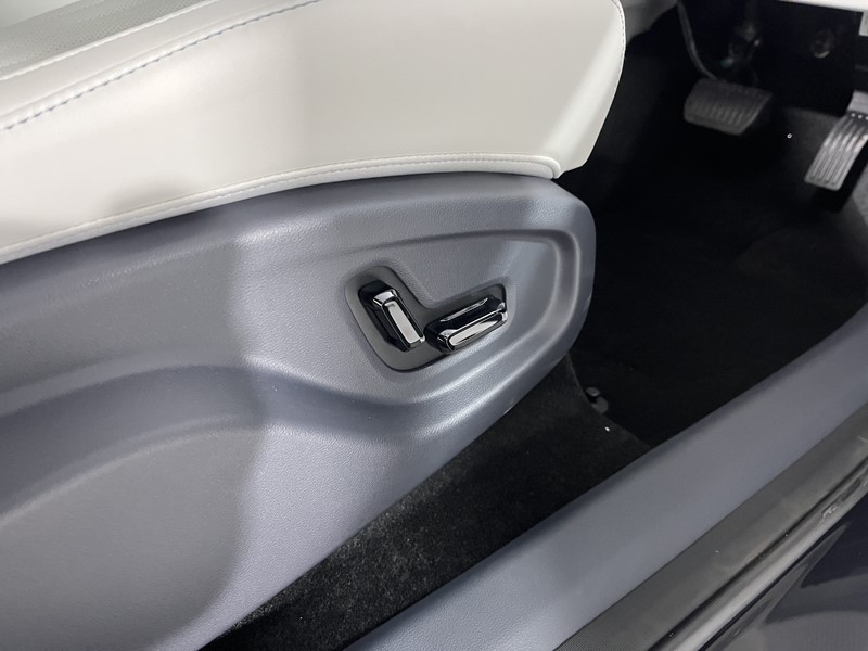 2026 (76) GEELY EX5 160kW Max 60kWh 5dr Auto 5942908
