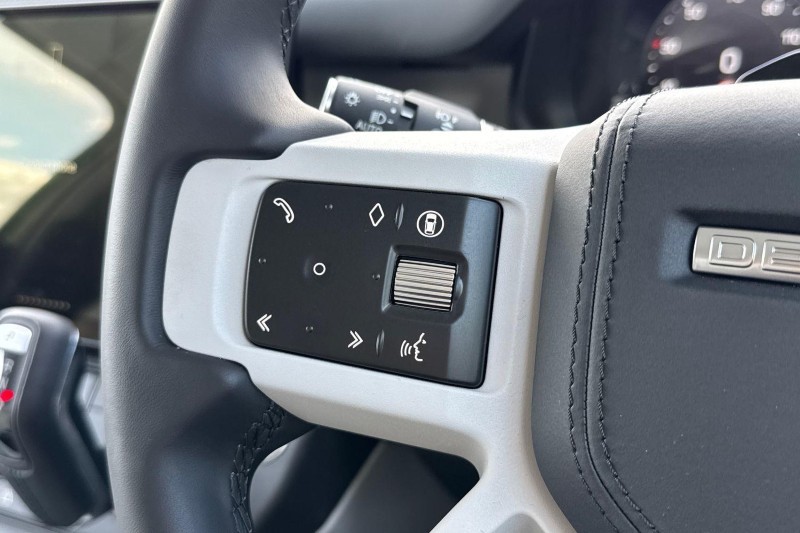  LAND ROVER DEFENDER 3.0 D350 X-Dynamic HSE 110 5dr Auto 5692572
