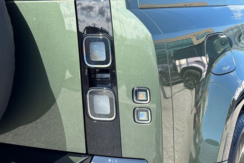  LAND ROVER DEFENDER 3.0 D250 X-Dynamic SE 110 5dr Auto 5311951