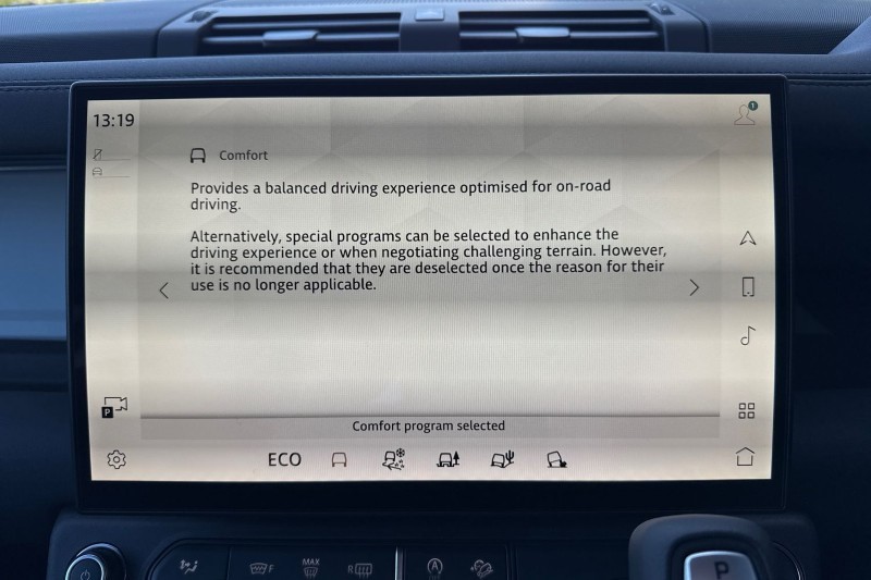  LAND ROVER DEFENDER 3.0 D250 X-Dynamic SE 110 5dr Auto 5311940