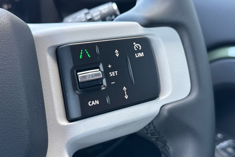  LAND ROVER DEFENDER 3.0 D250 X-Dynamic SE 110 5dr Auto 5311931