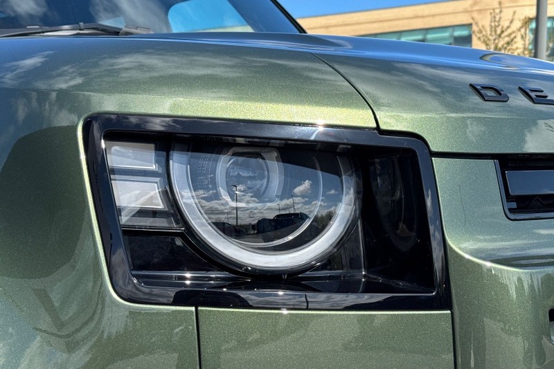  LAND ROVER DEFENDER 3.0 D250 X-Dynamic SE 110 5dr Auto 5311920