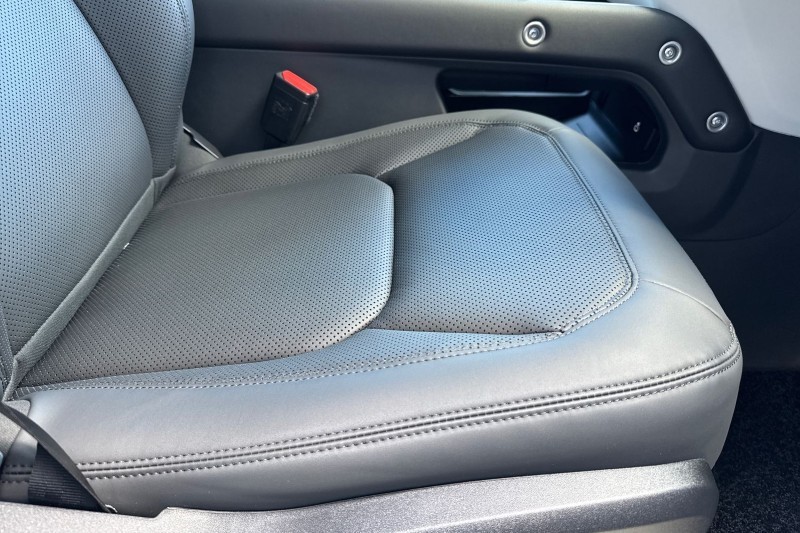  LAND ROVER DEFENDER 3.0 D250 X-Dynamic SE 110 5dr Auto 5311928