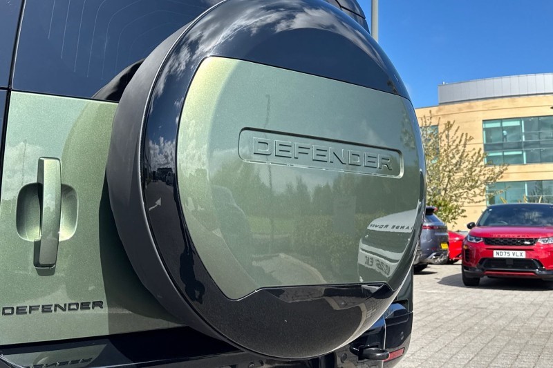  LAND ROVER DEFENDER 3.0 D250 X-Dynamic SE 110 5dr Auto 5311956