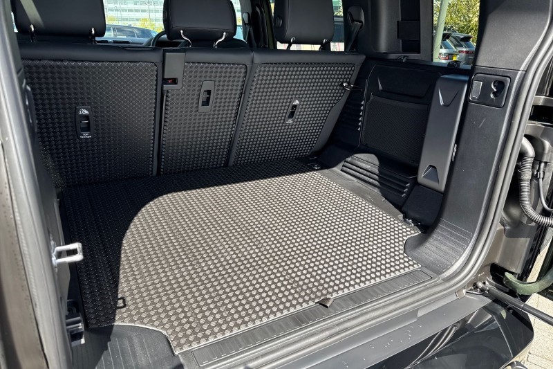  LAND ROVER DEFENDER 3.0 D250 X-Dynamic SE 110 5dr Auto 5311943