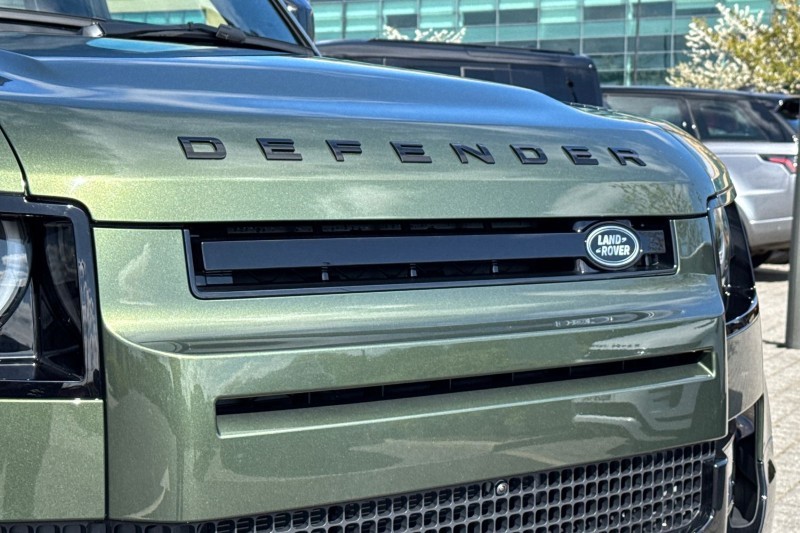  LAND ROVER DEFENDER 3.0 D250 X-Dynamic SE 110 5dr Auto 5311947