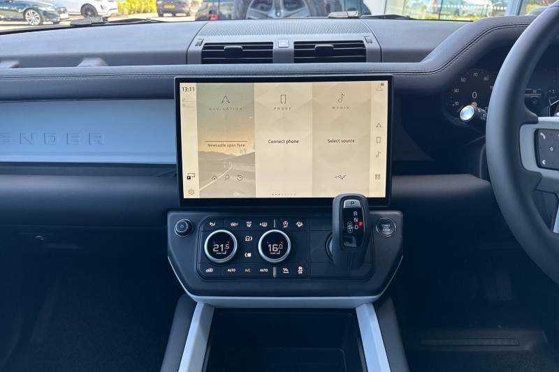  LAND ROVER DEFENDER 3.0 D250 X-Dynamic SE 110 5dr Auto 5311917