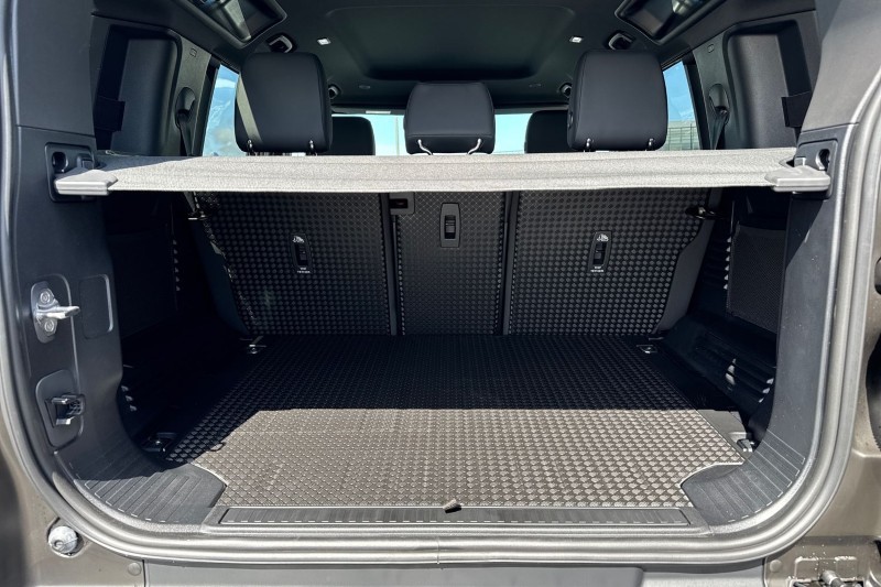  LAND ROVER DEFENDER 3.0 D250 X-Dynamic SE 110 5dr Auto 5311913