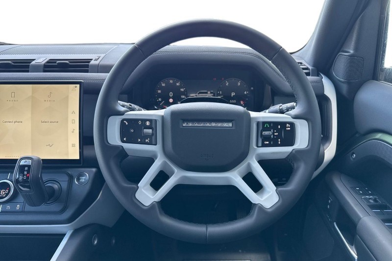  LAND ROVER DEFENDER 3.0 D250 X-Dynamic SE 110 5dr Auto 5311918