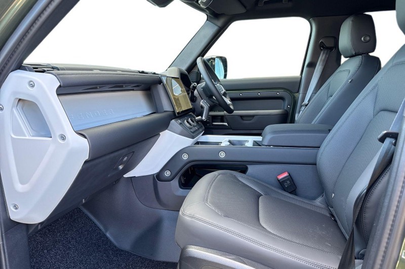  LAND ROVER DEFENDER 3.0 D250 X-Dynamic SE 110 5dr Auto 5311906