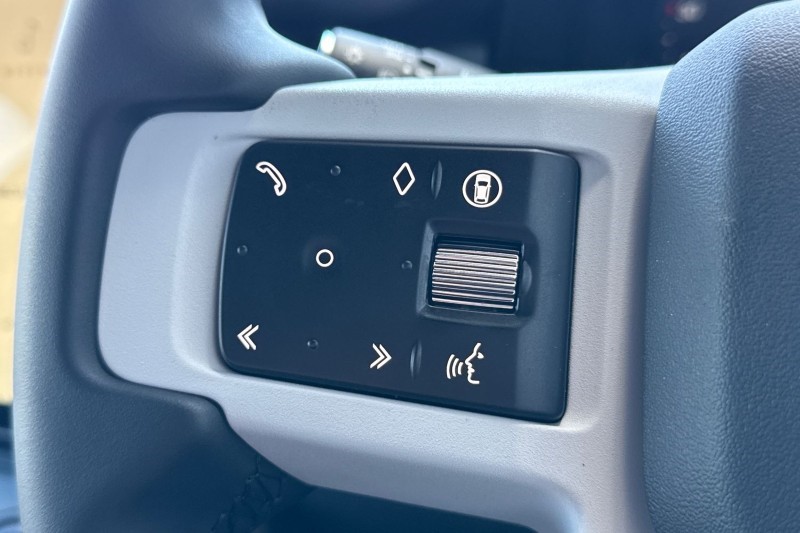  LAND ROVER DEFENDER 3.0 D250 X-Dynamic SE 110 5dr Auto 5311930