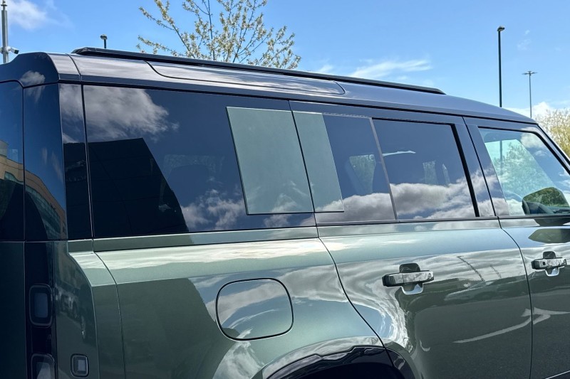  LAND ROVER DEFENDER 3.0 D250 X-Dynamic SE 110 5dr Auto 5311955