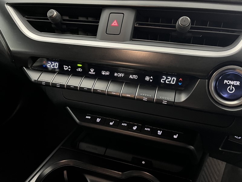 2022 (22) LEXUS UX 300e 150kW 54.3 kWh 5dr E-CVT 5910144