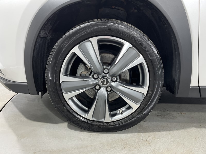 2022 (22) LEXUS UX 300e 150kW 54.3 kWh 5dr E-CVT 5910129