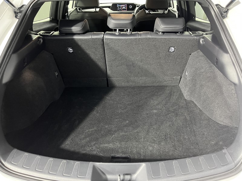 2022 (22) LEXUS UX 300e 150kW 54.3 kWh 5dr E-CVT 5910128