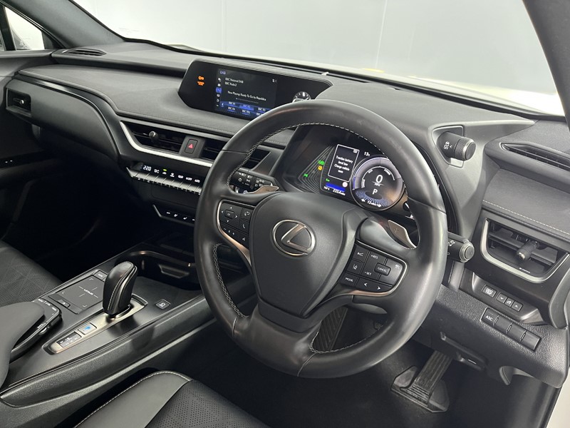 2022 (22) LEXUS UX 300e 150kW 54.3 kWh 5dr E-CVT 5910121