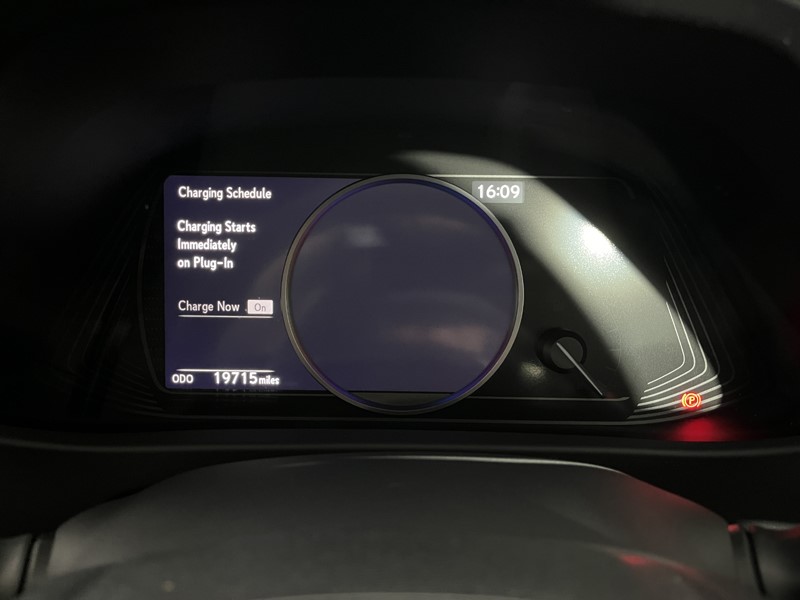 2022 (22) LEXUS UX 300e 150kW 54.3 kWh 5dr E-CVT 5910124